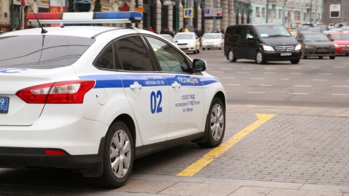 Сулейман Керимов подарил участковым и сотрудникам полиции города служебные машины и компьютеры