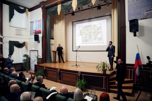 Cостоялось общественное обсуждение проектов по благоустройству парка имени Низами Гянджеви