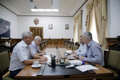 Хизри Абакаров: «Первый электромобиль должен появиться в Дербенте в мае 2020 года»
